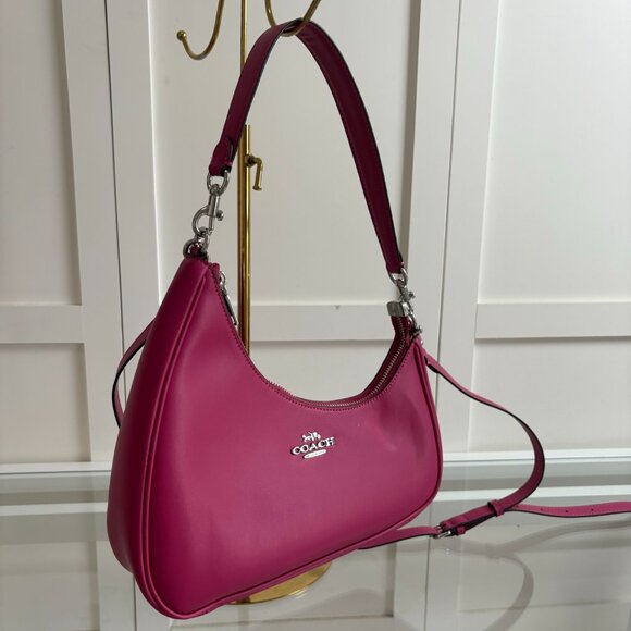 Coach Maroon Hobo Bag A Blend of Retro Charm and Modern Functionality - Picture 3 of 6